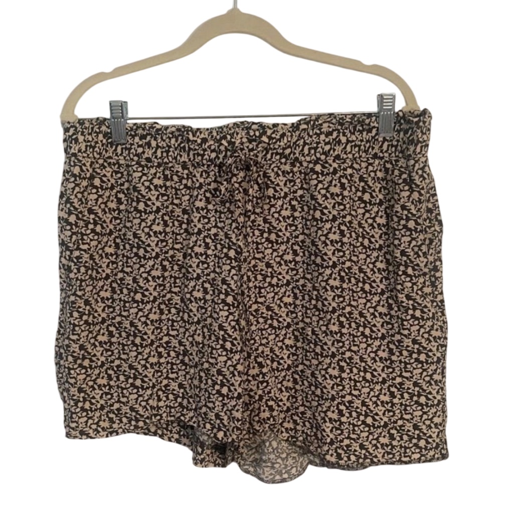 Banana Republic Large Black And Cream Shorts